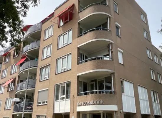 dakrenovatie woongebouw De Roosebrink