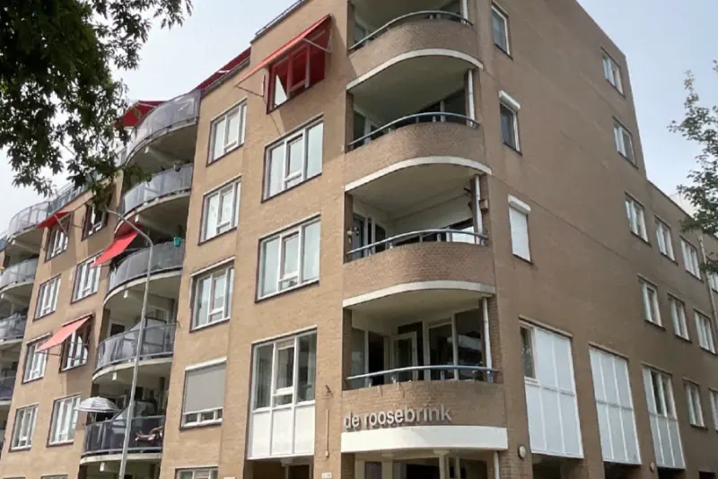 dakrenovatie woongebouw De Roosebrink